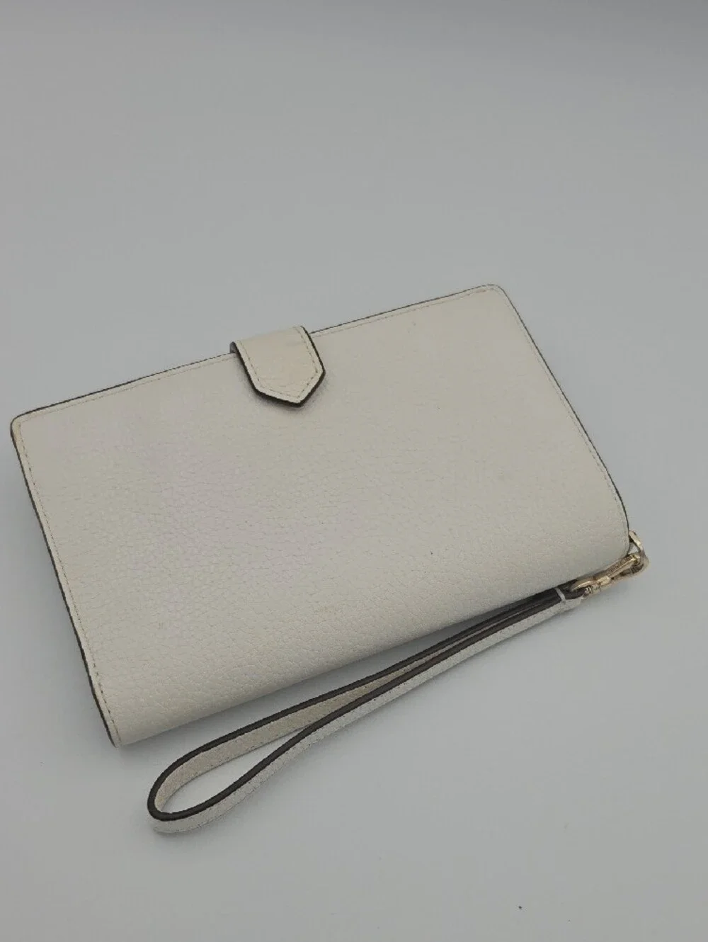 Kate Spade White Rainbow Pride Limited Edition Phone Wristlet/Wallet (EUC)✨️🌈✨️